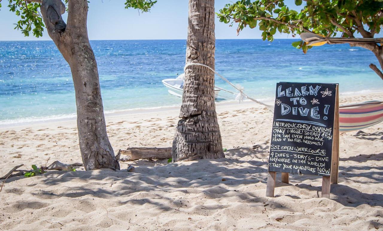 Barefoot Kuata Island Resort Екстериор снимка