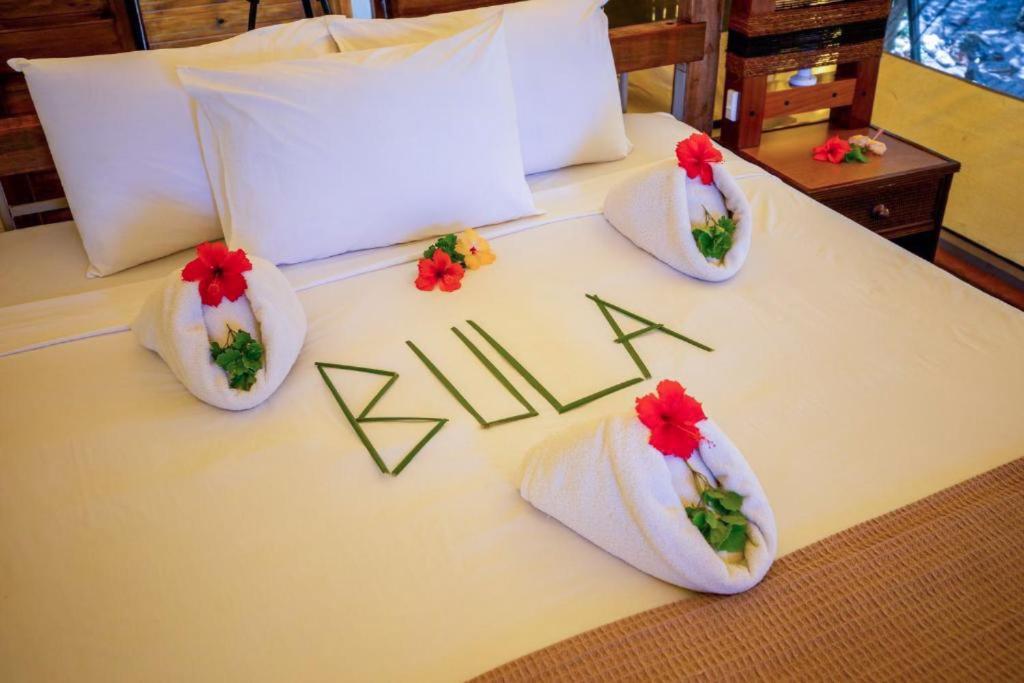 Barefoot Kuata Island Resort Екстериор снимка