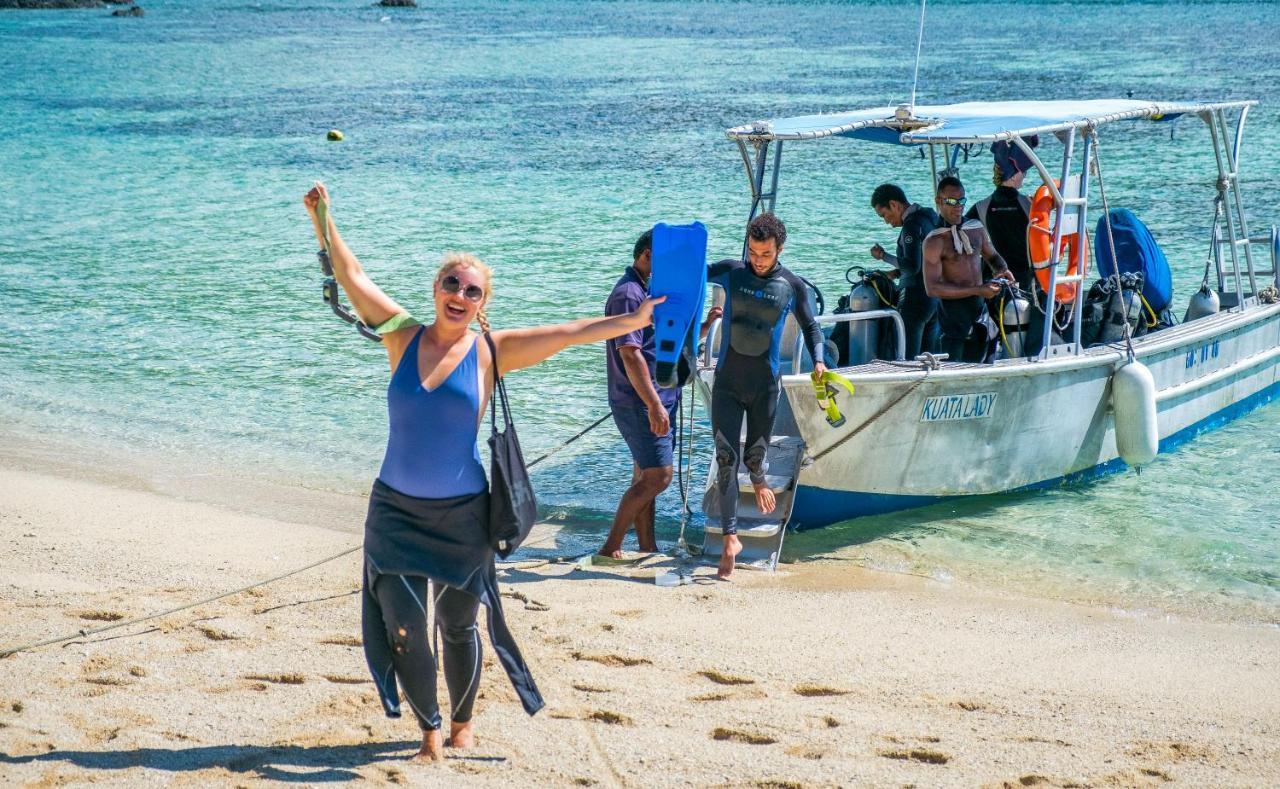 Barefoot Kuata Island Resort Екстериор снимка