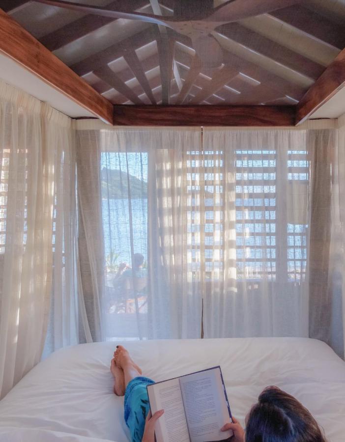 Barefoot Kuata Island Resort Екстериор снимка