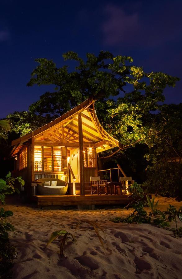 Barefoot Kuata Island Resort Екстериор снимка