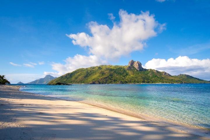 Barefoot Kuata Island Resort Екстериор снимка