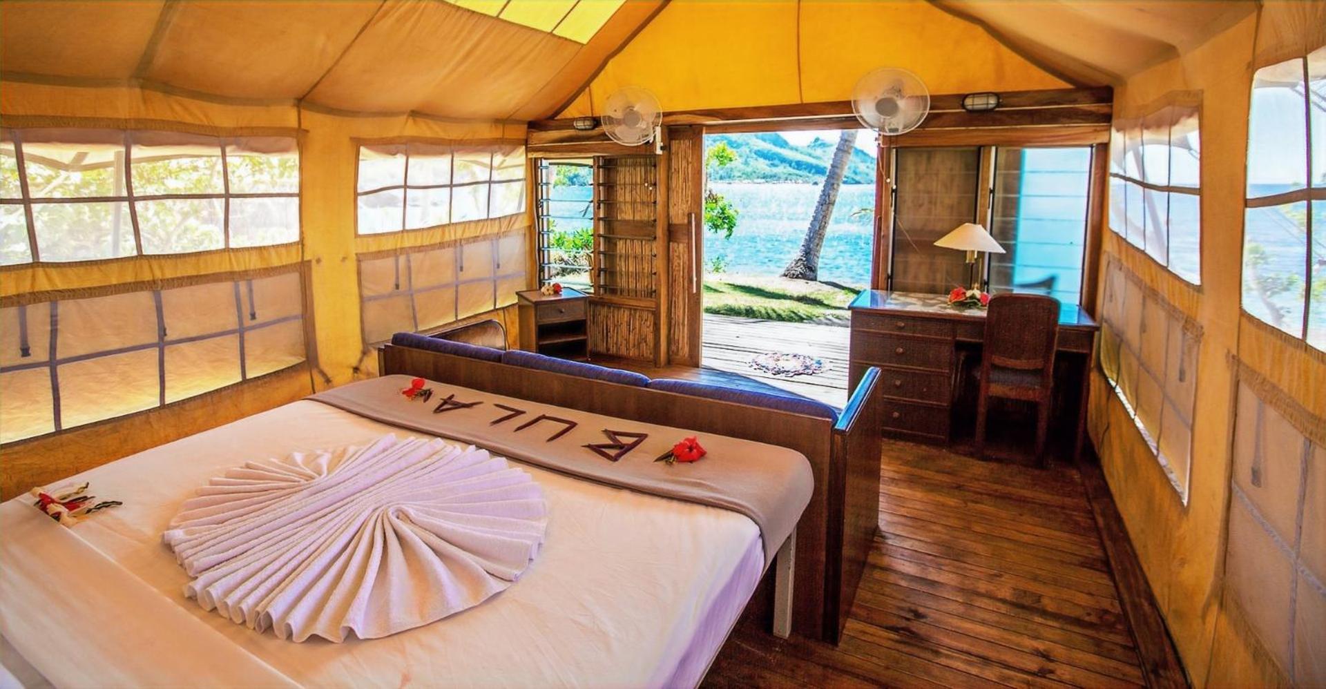Barefoot Kuata Island Resort Екстериор снимка