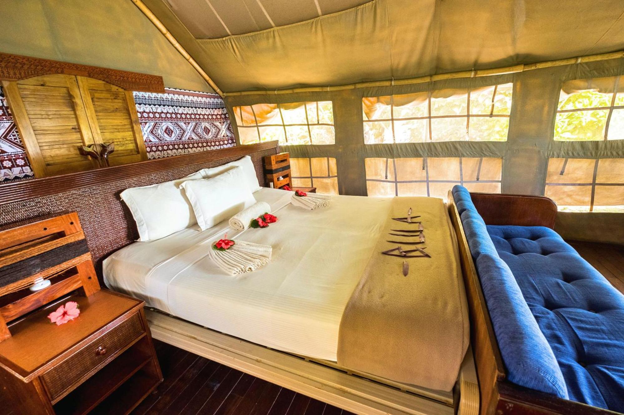 Barefoot Kuata Island Resort Екстериор снимка